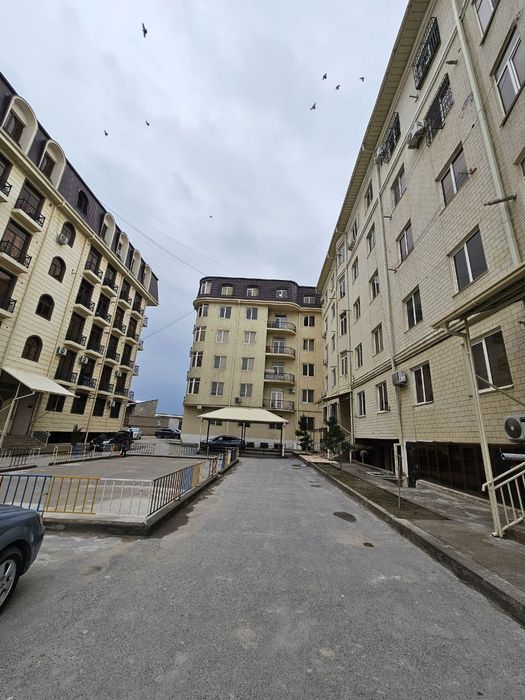 Srochno 3 xonali kvartira sotiladi  70 kvadrat