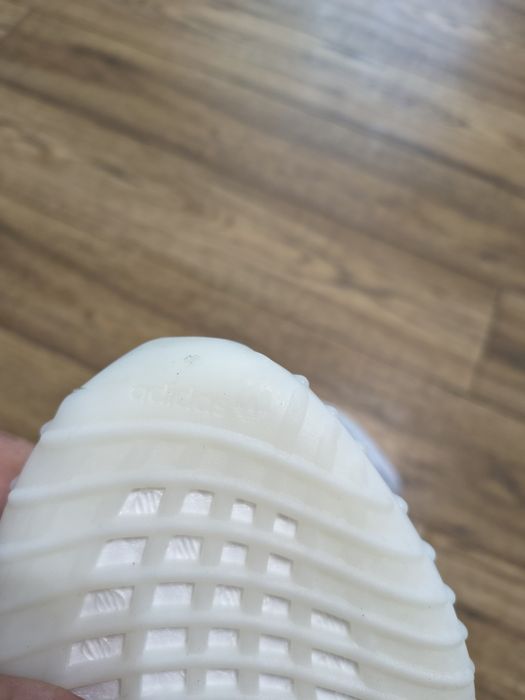 Vând adidas yeezy