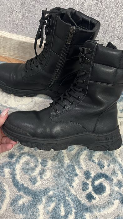 Продам женские сапоги