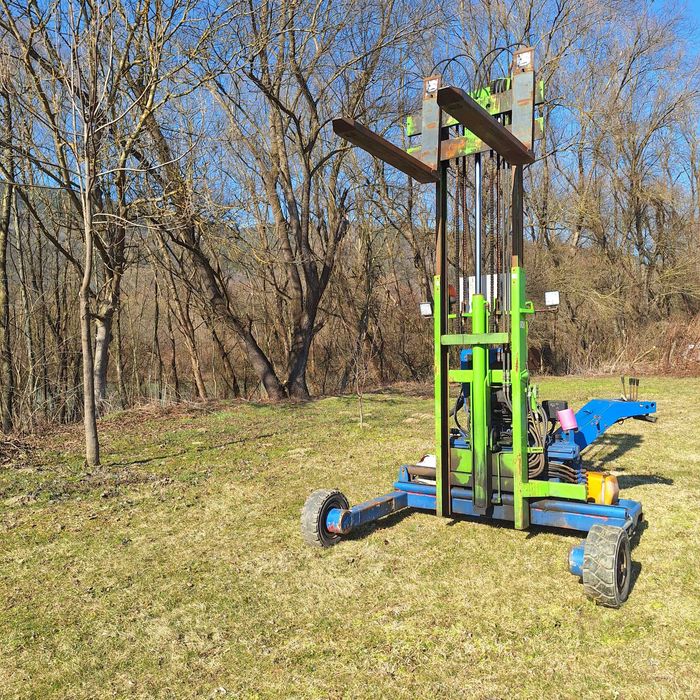 Stivuitor diesel 1.5 tone, ridicare 3 m, 3 roți.