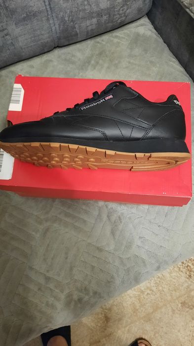 Продам кросовки мужские Reebok Classic