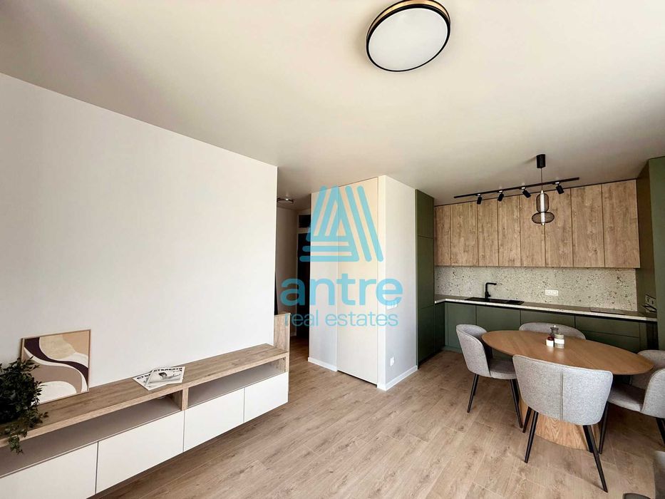 Двустаен апартамент в кв. Кръстова вада