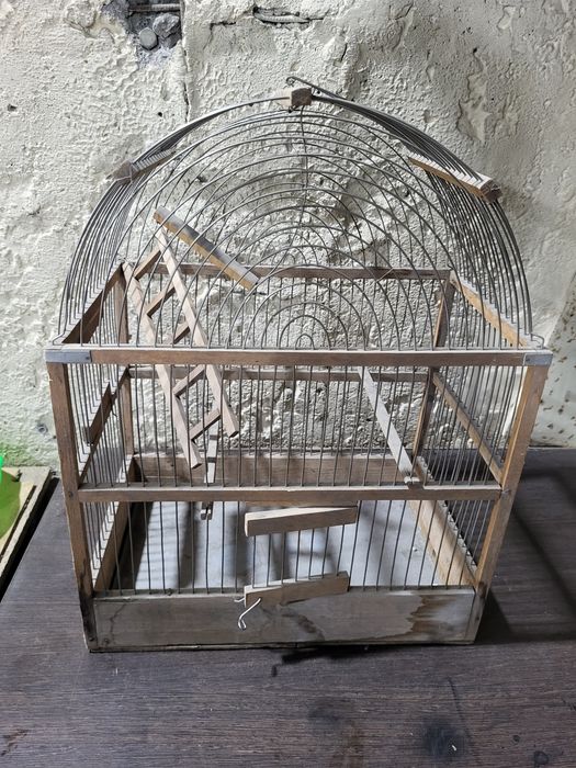 Продам клетки для попугаев