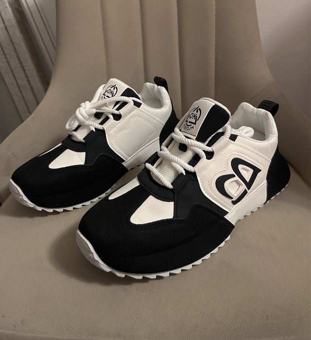 Продам новые Кроссовки