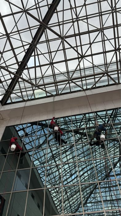 Альпинист,Альпенист, Услуги альпинист,Промышленный альпинист, Мойка