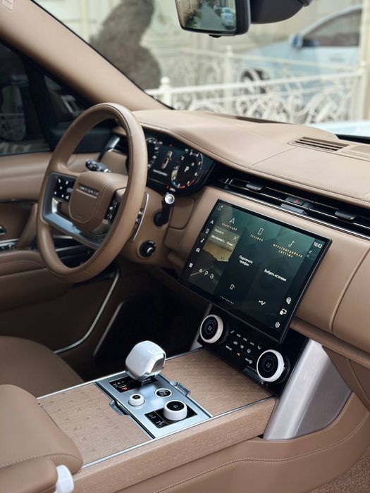Range rover SV P615