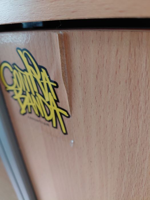 Етажерка с вратички