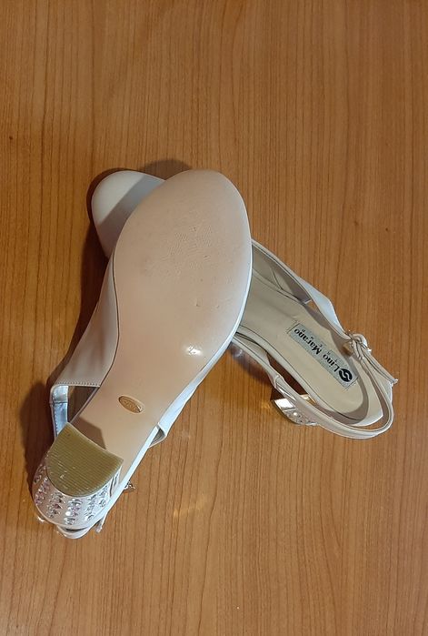 Туфли 36,5 размер кремовый цвет