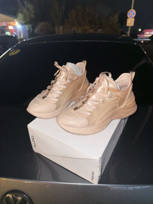 Adidasi Aldo sneakes