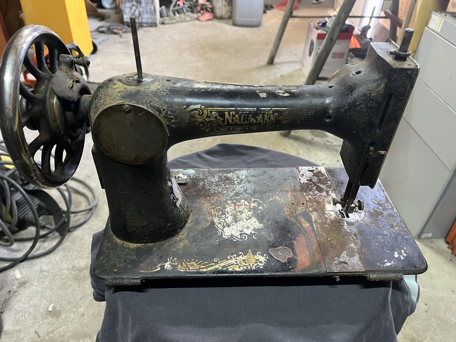 Mașină de cusut Naumann