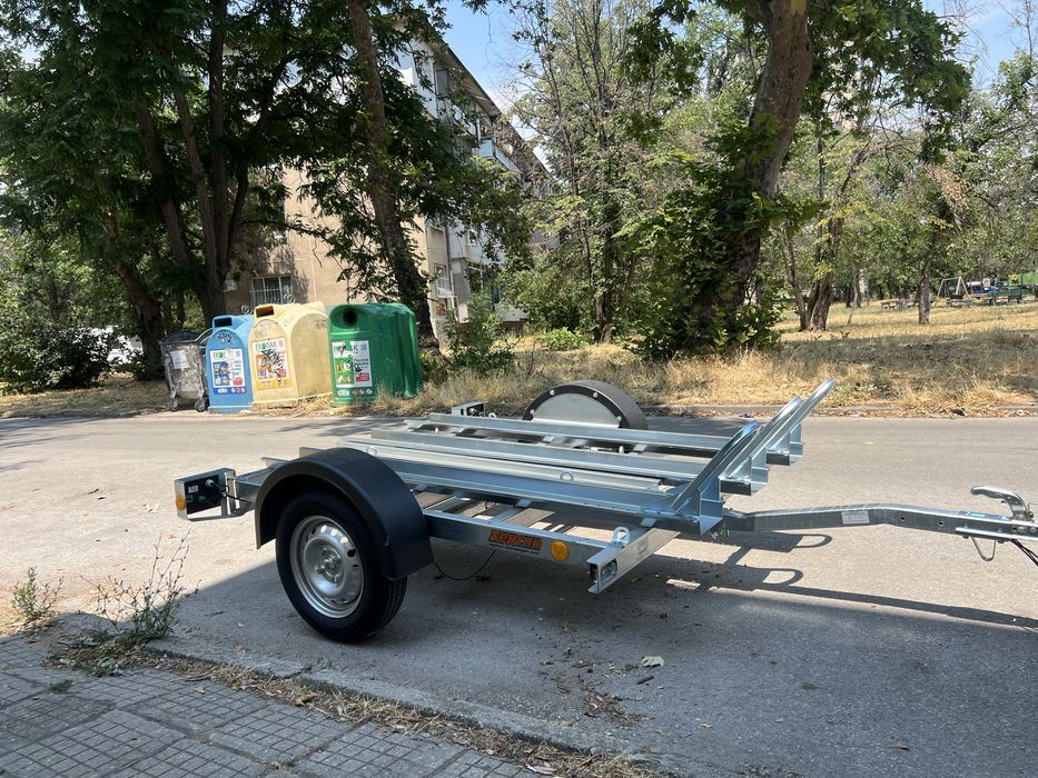 Ремарке за мотори под наем