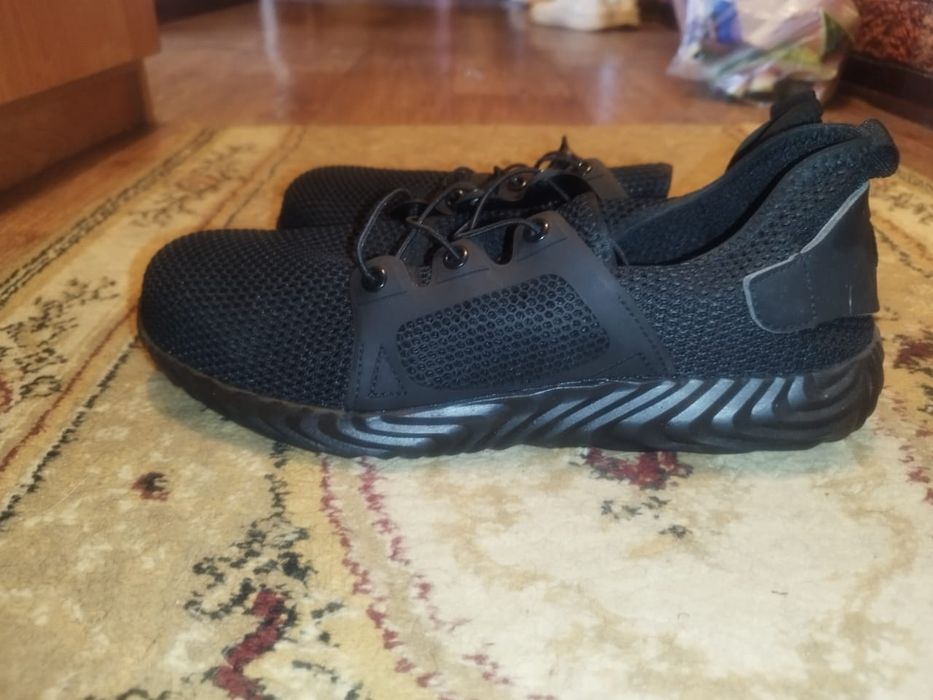 Кроссовки рабочие