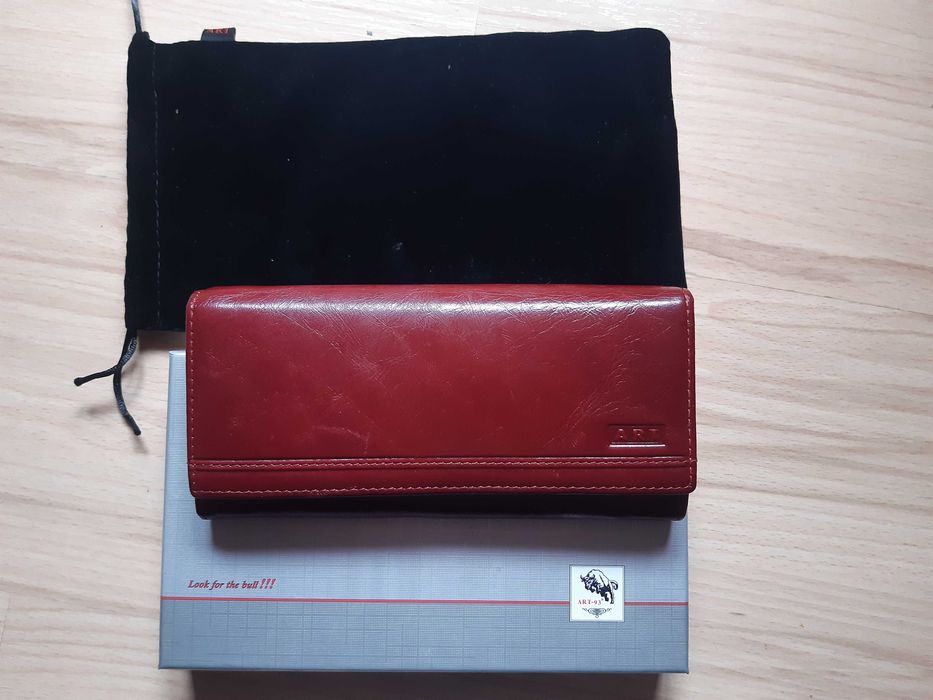 Портфейл ART"93, дамски, чисто нов в кутия