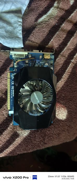Продам видеокарту gigabyte N730 2 гига