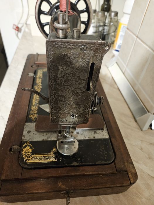 Vănd mașină de cusut veche din 1904