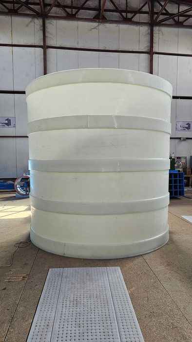 Емкости под химию (кислоту)