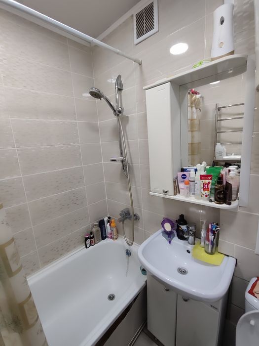 Продается 2-комн (2-30, 4 эт)