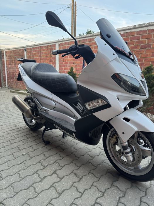 Vind  scuter  Gilera  Nexus  500