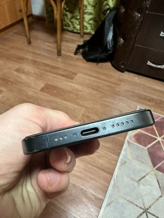 Продам айфон 15 про