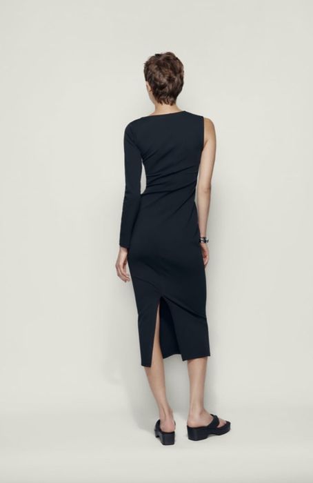 Дамска рокля Zara с един ръкав