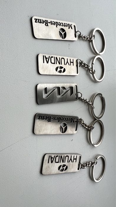 Готовый Брелок с гравировкой марки авто