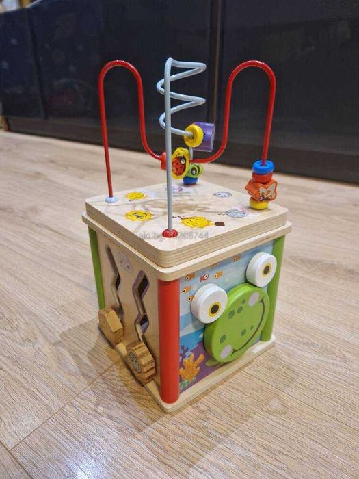 Дървен дидактически куб и Fisher Price кула / низанка с цветни рингове