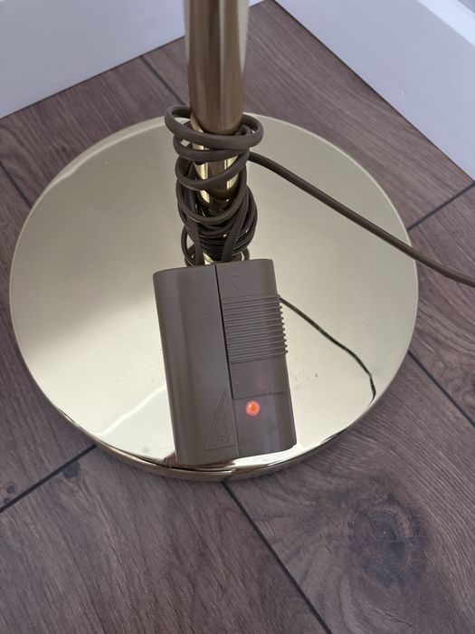 Напольный светильник