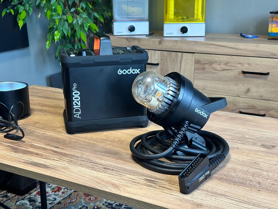 Продавам Godox AD1200 Pro – практически нов