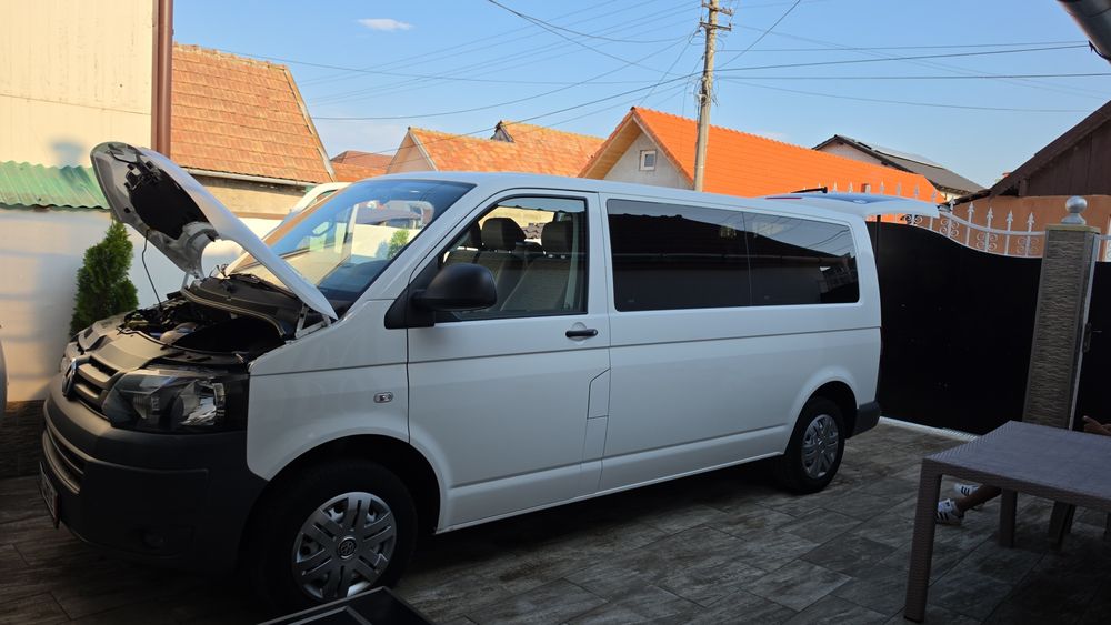Vw transporter t5 2.0tdi 8+1  locuri varianta lungă