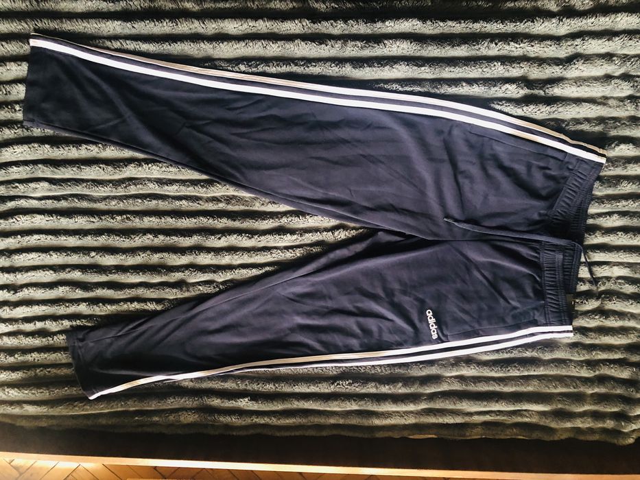 Чисто ново долнище Adidas