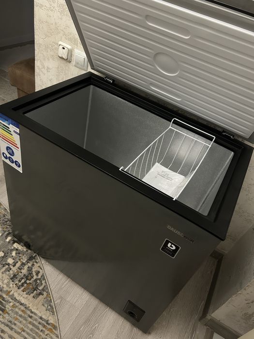 Морозильник новый,стол 100000