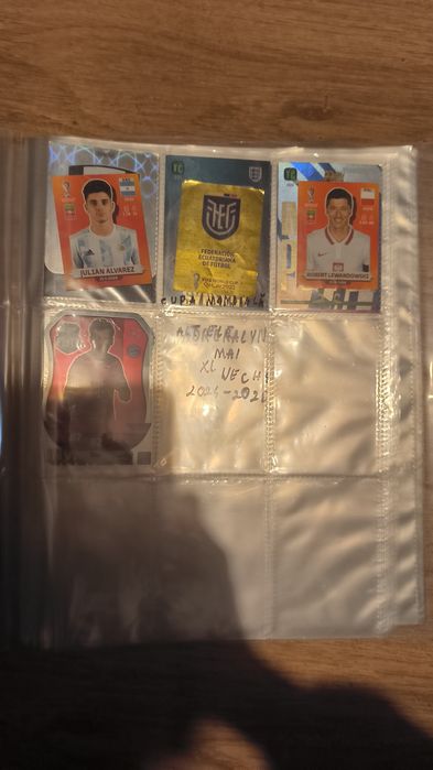 Vând cartonașe fotbal