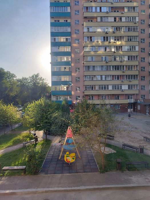 Сдается ПОСУТОЧНО 1ком.кв. студия,30кв.м. в центре города ЖК " Бастау"