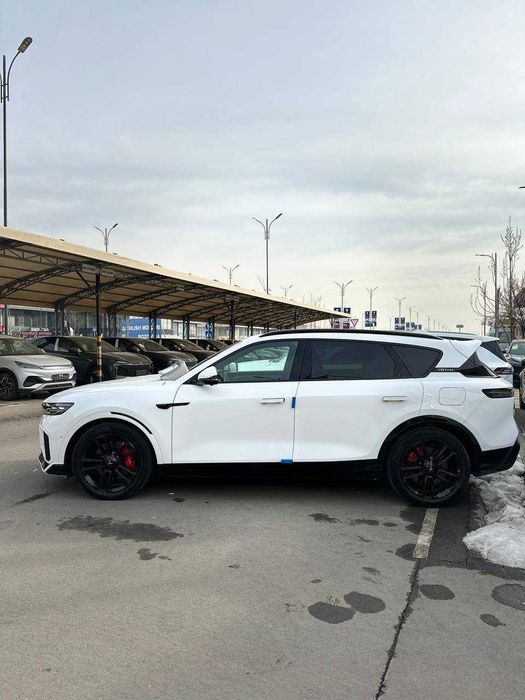 Voyah Free 318 4WD Premium