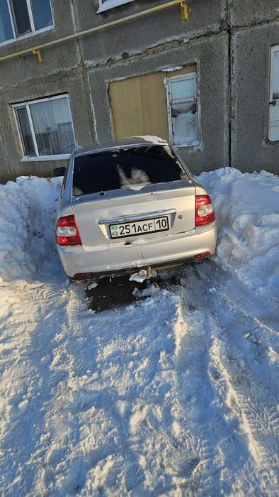 Приора хачбек продам