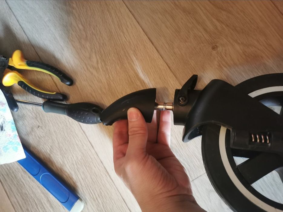 Продам коляску на запчасти