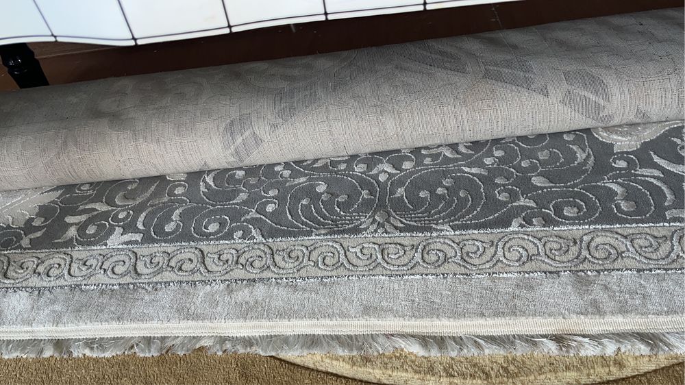 Үй заттары сатылад