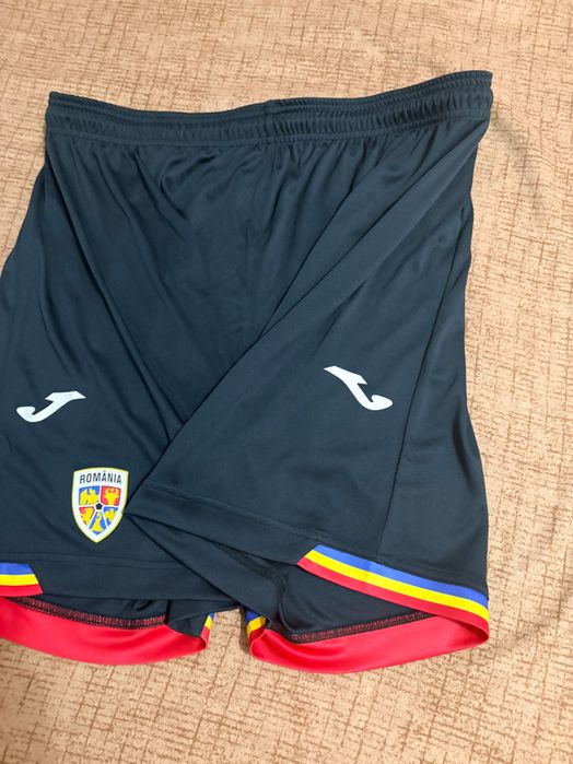 Pantaloni activități sportive noi