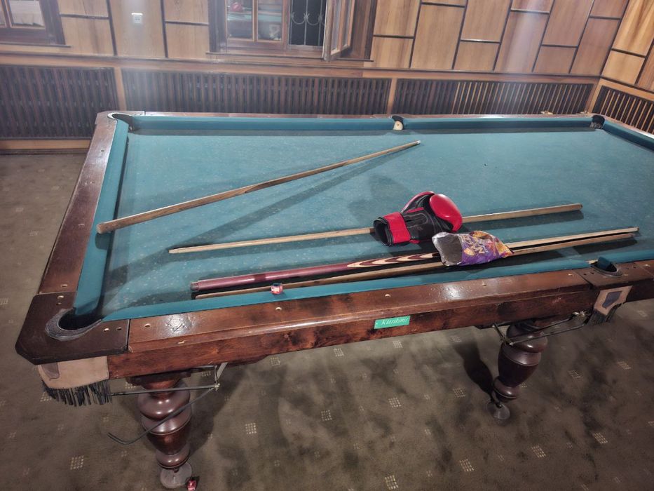 Billiardniy stol sotiladi mramrli