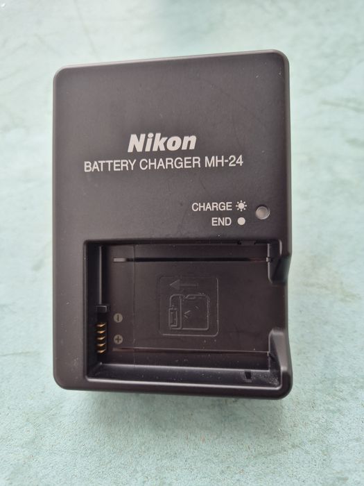 Продавам Nikon 3500