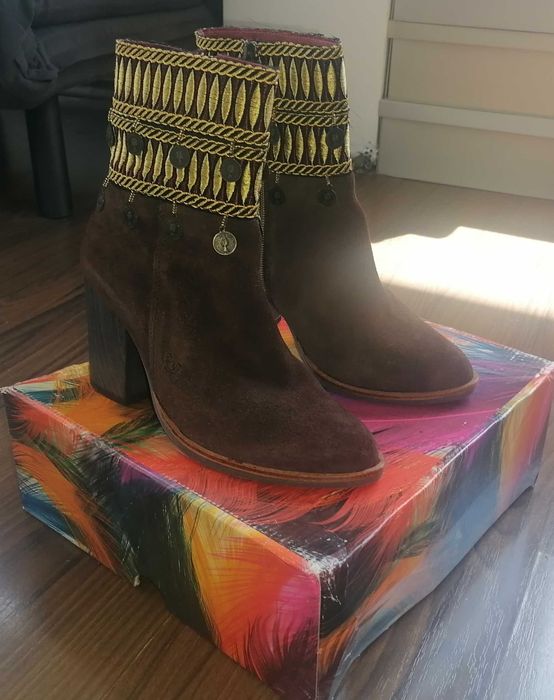 Desigual Дамски велурени боти