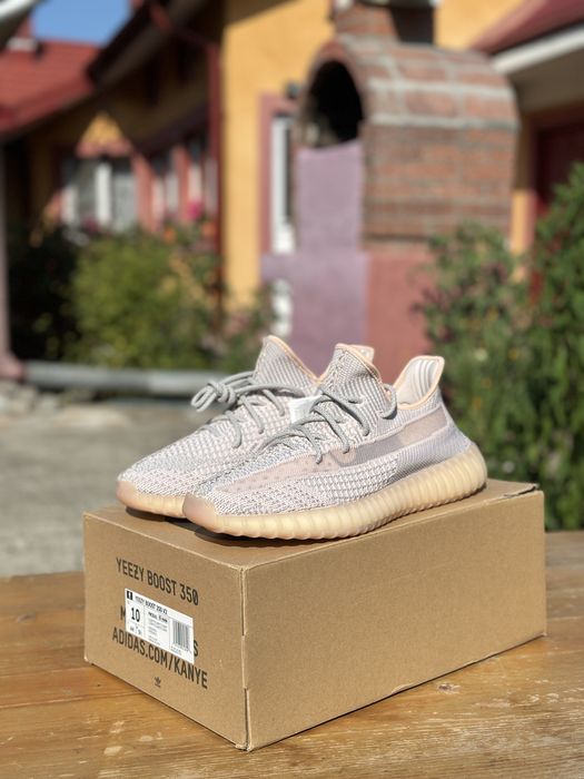 Yeezy 350 V2 Synth