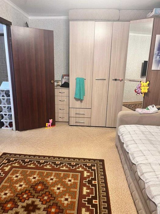 продается 1 ком квартира в р-н Береке (л)