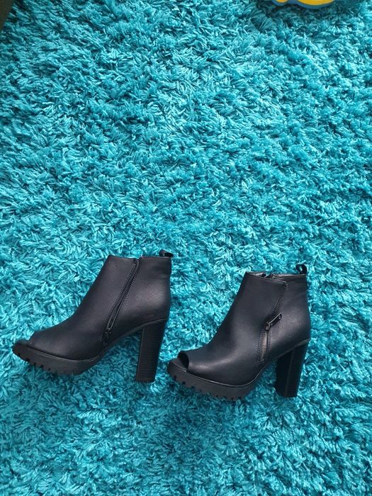 Incaltaminte negre nr 38