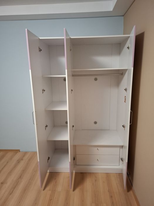 Детски гардероб за момиче