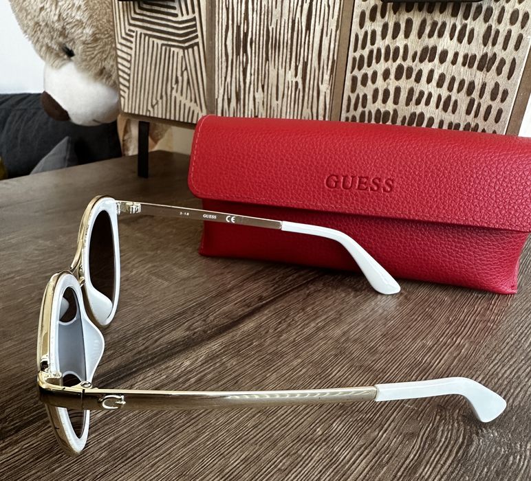 Слънчеви очила Guess