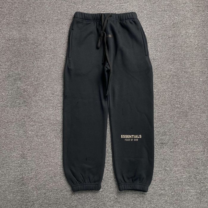 Pantaloni Essentials / Premium / 2026