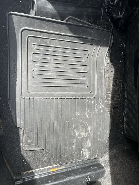 Резиновые коврики corolla 160