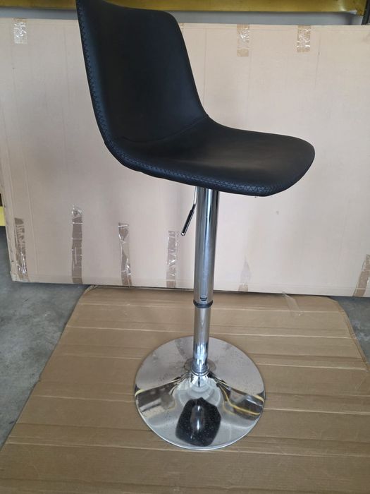 Scaune rotative cu picior