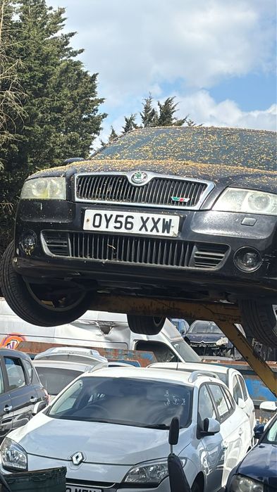 Capota  skoda octavia 2 vrs  aripi faruri lupa bara spate tra